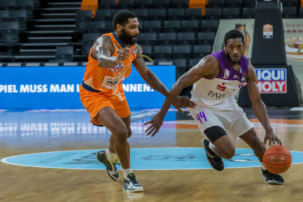 边锋内切 边锋内切